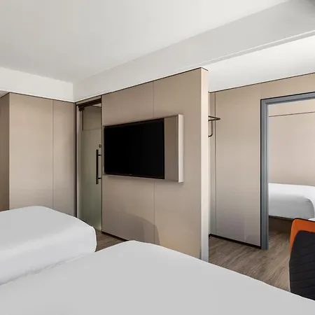 Ly New York Hotel Exterior photo